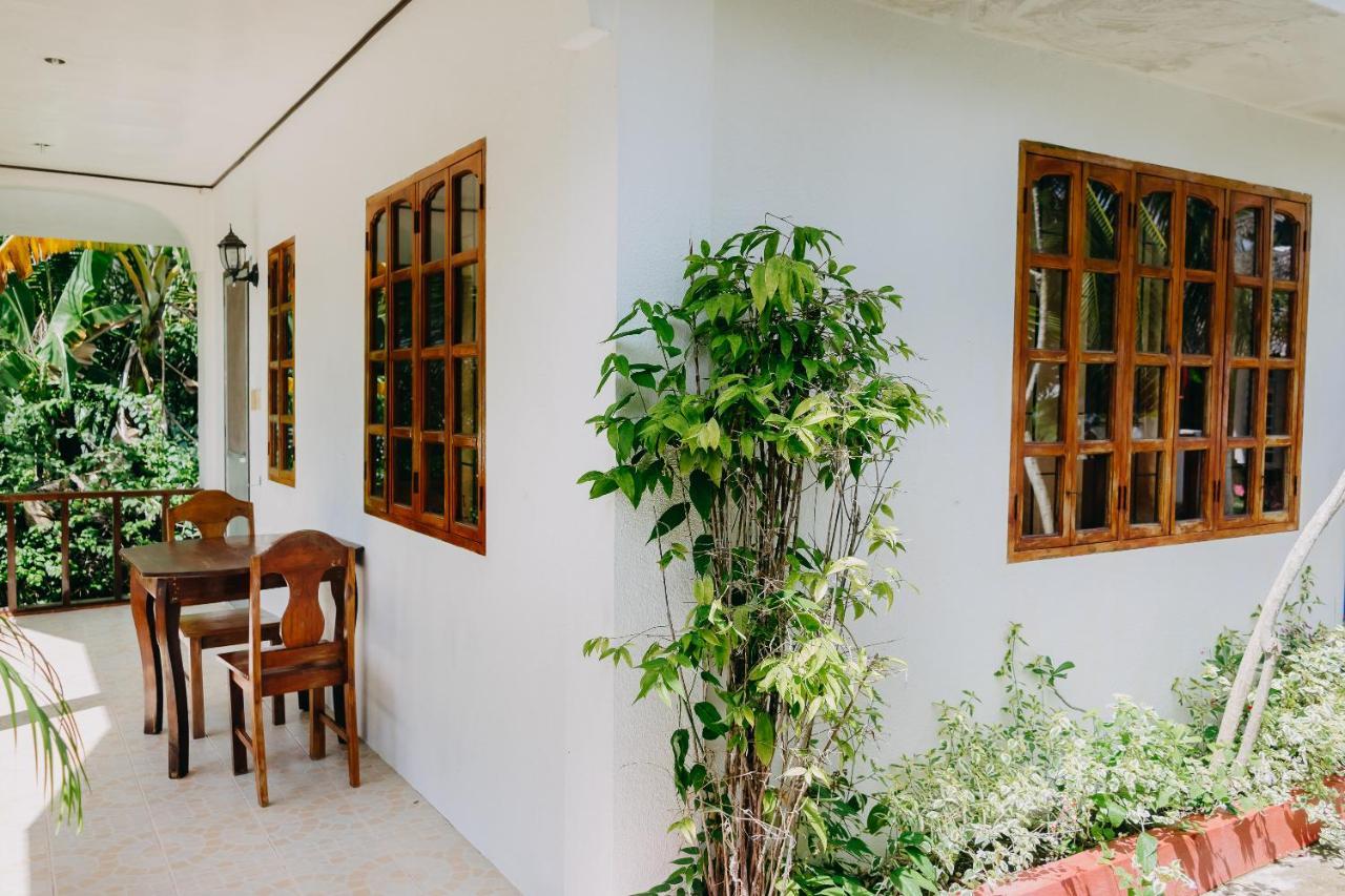 Palmera Palma Private 1-Br Bungalow In Moalboal Bagian luar foto